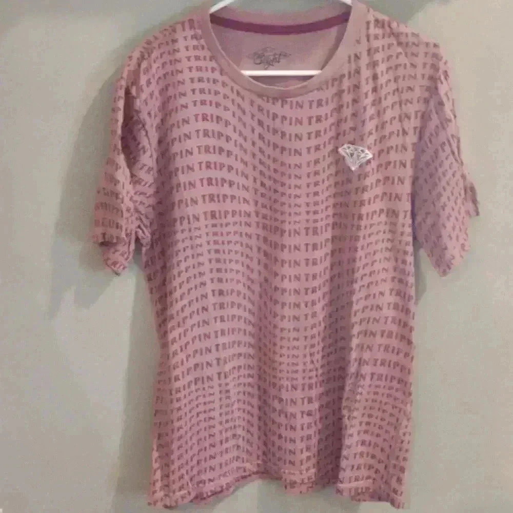 Eighty Eight Trippin mens dark pink T-shirt Xlarge 100% cotton